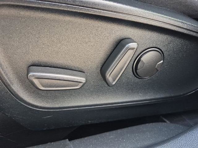 Certified 2020 Ford Escape SE image 15