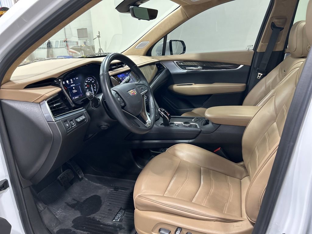 Used 2024 Cadillac XT6 Premium Luxury w/ Platinum Package image 11