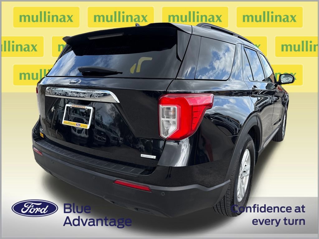 Certified 2020 Ford Explorer XLT image 3