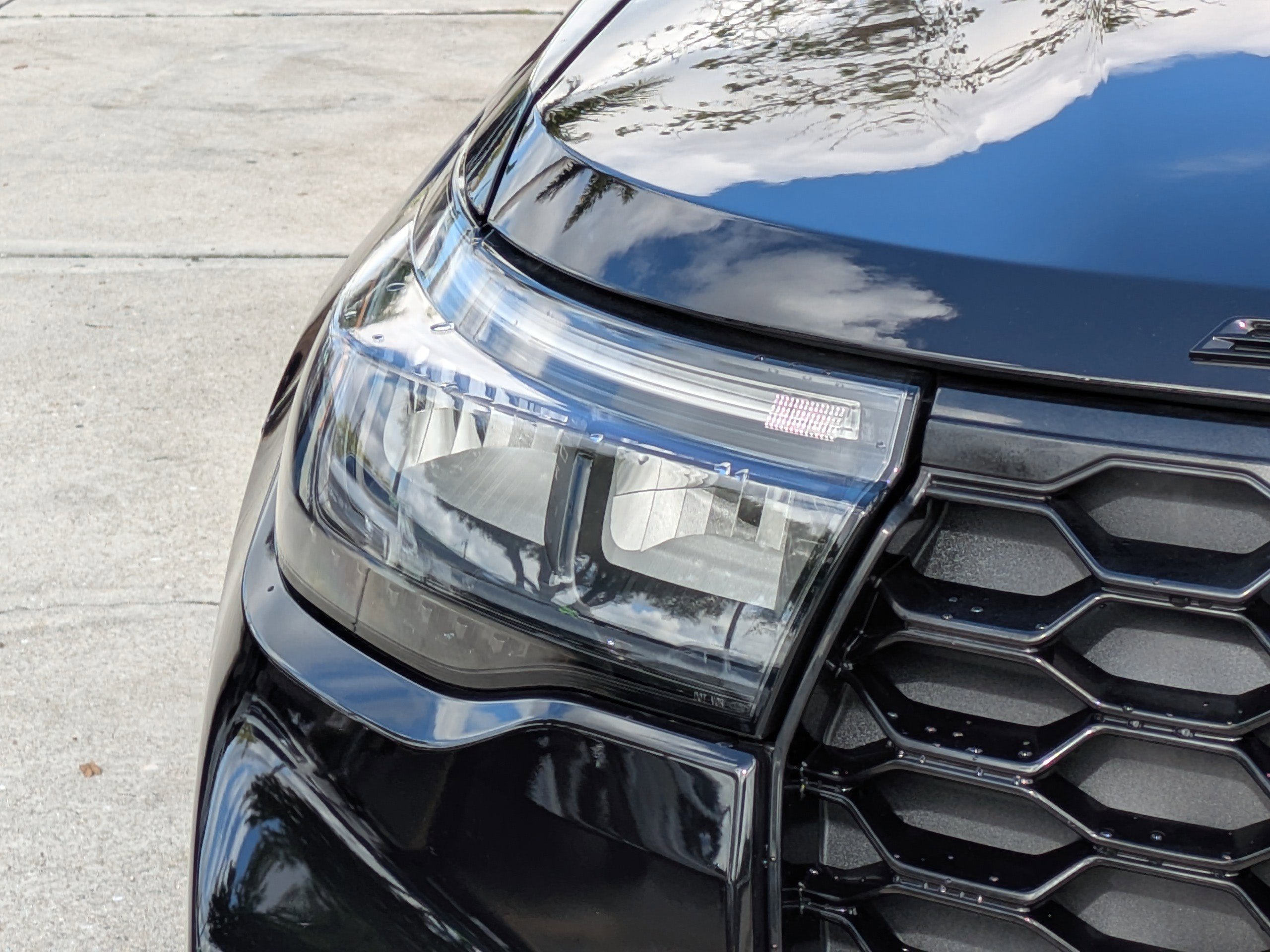 Certified 2025 Ford Explorer ST-Line AWD/4WD image 9