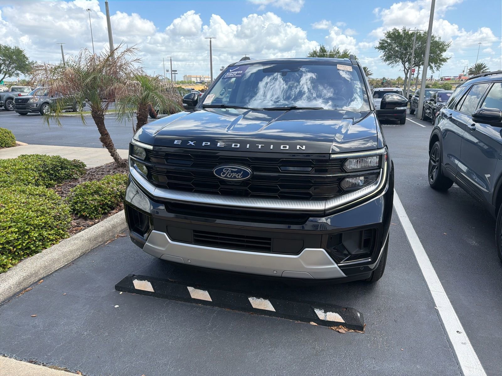 Certified 2025 Ford Expedition Max Platinum image 11