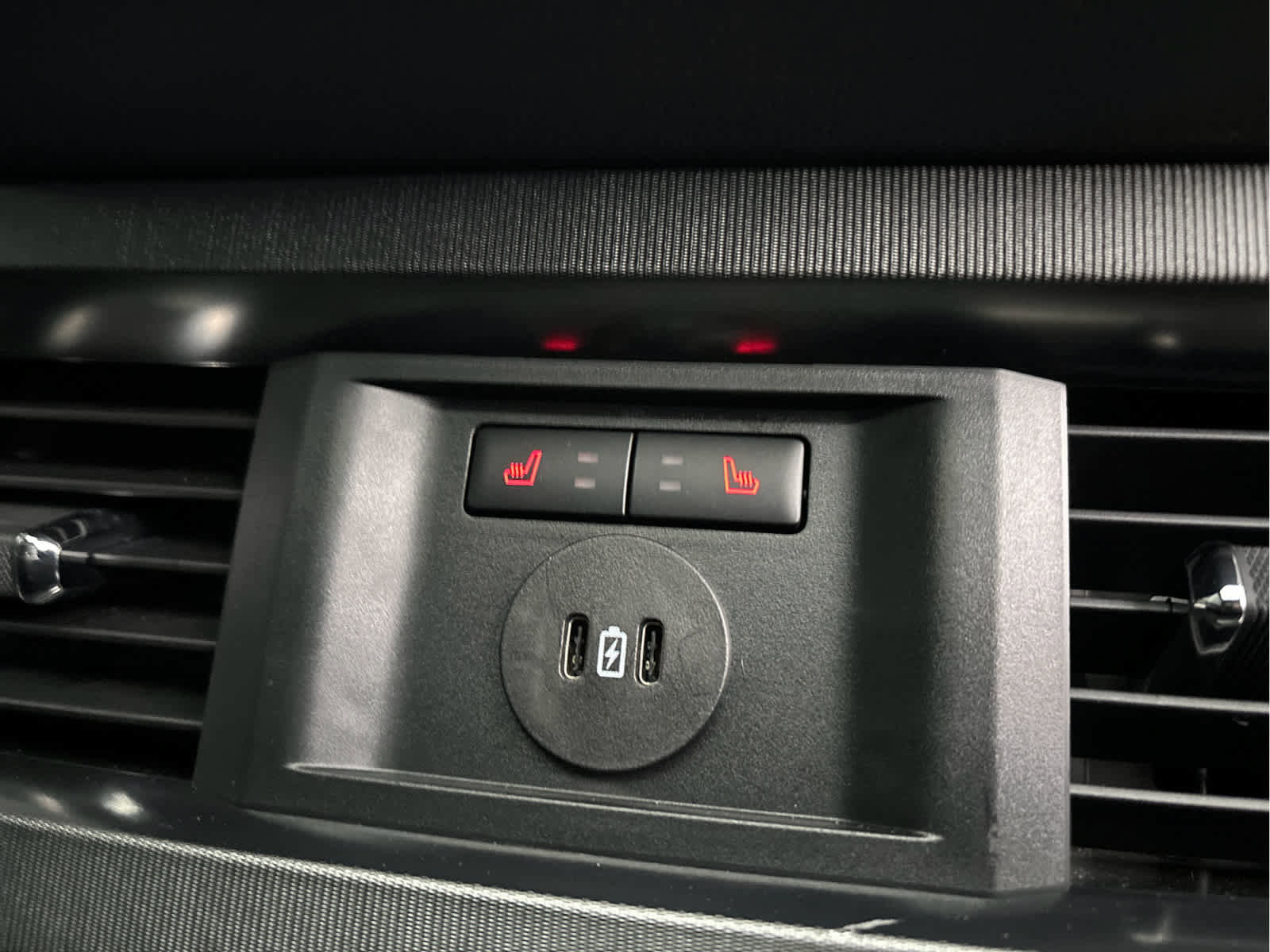 Certified 2024 Ford F350 Platinum w/ FX4 Off-Road Package image 34