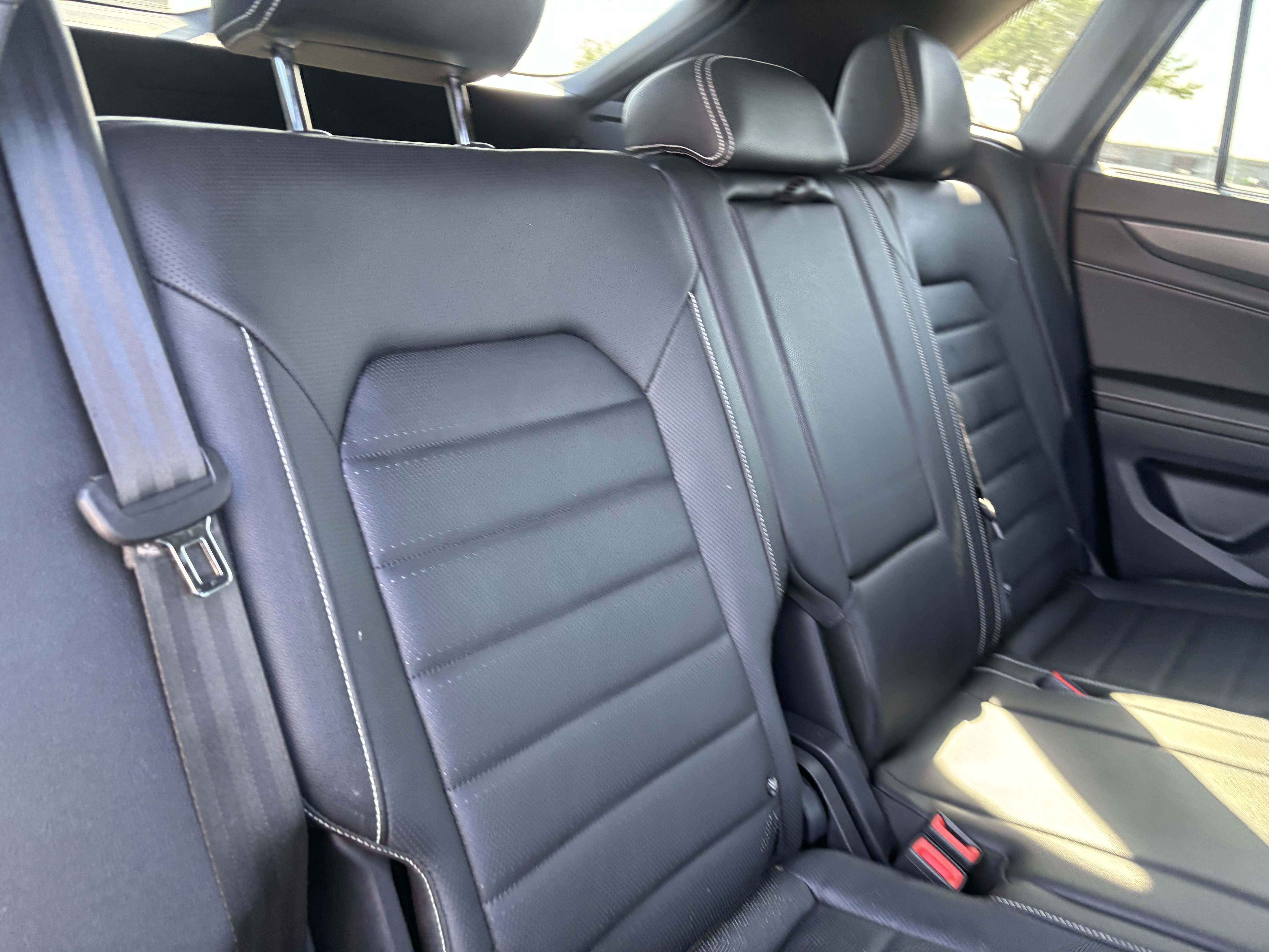 Used 2025 Volkswagen Atlas Cross Sport SEL R-Line image 23