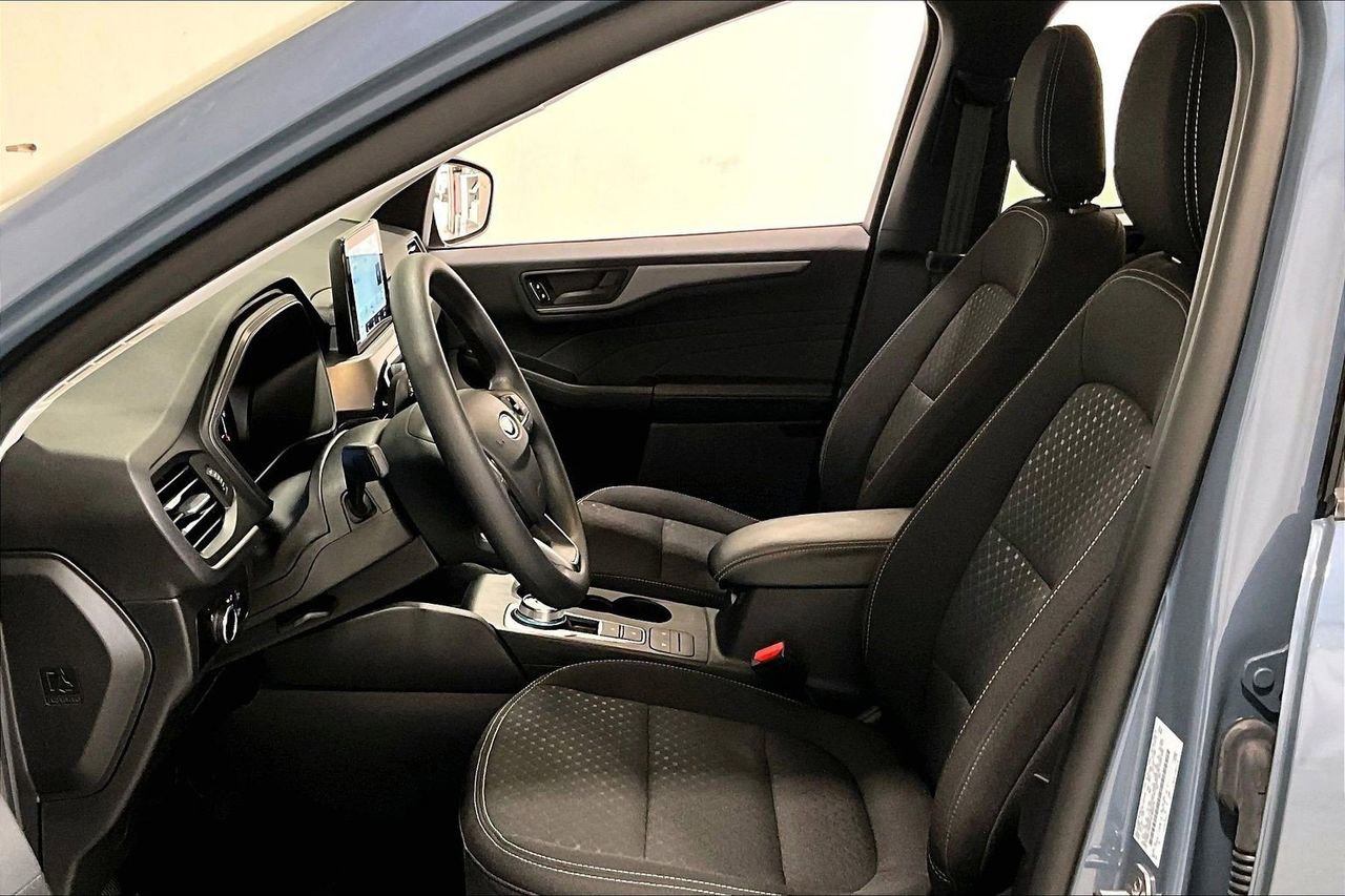 Certified 2025 Ford Escape Active FWD image 18