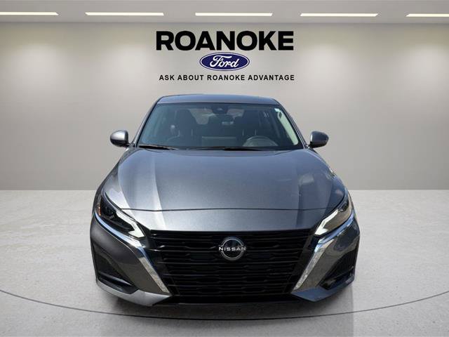 Used 2024 Nissan Altima 2.5 SV w/ SV Premium Package AWD/4WD image 12