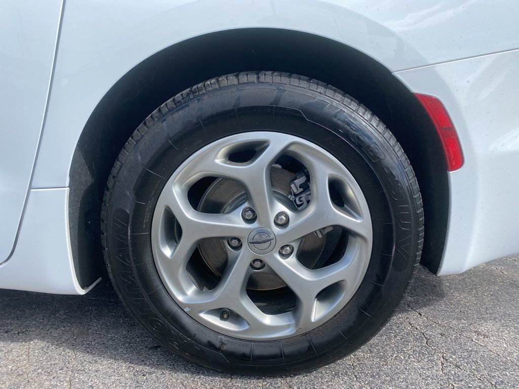 Used 2022 Chrysler Pacifica Limited image 14