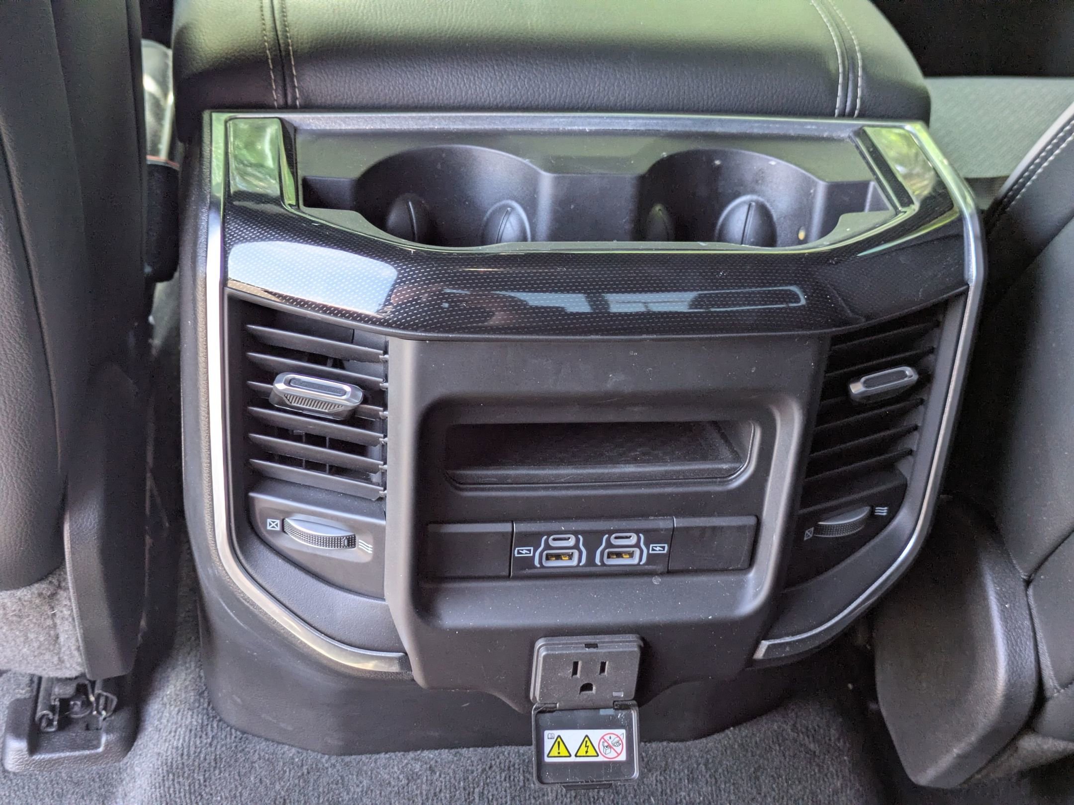 Used 2022 RAM 1500 Laramie w/ Sport Appearance Package AWD/4WD image 30