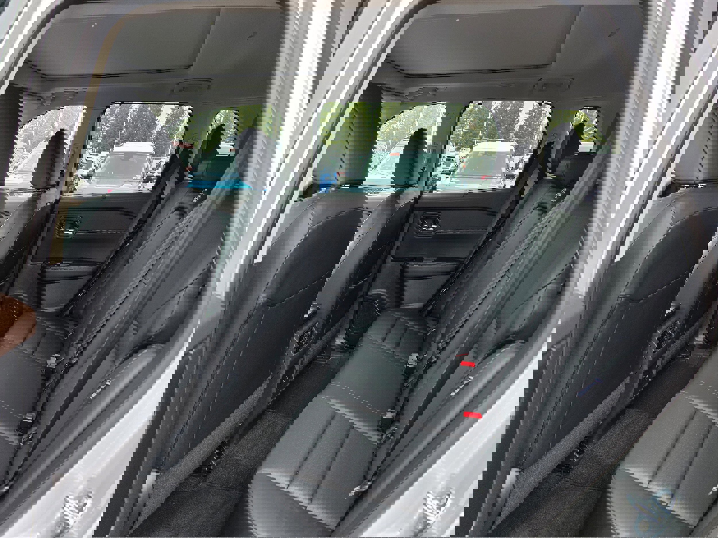 Used 2023 Nissan Rogue SV w/ SV Premium B Package image 10