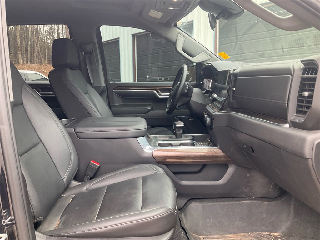 Used 2024 Chevrolet Silverado 1500 LT Trail Boss w/ Convenience Package II image 12