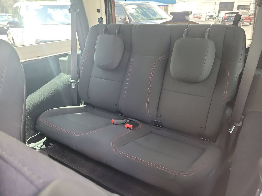 Used 2022 Jeep Wrangler Rubicon AWD/4WD image 12