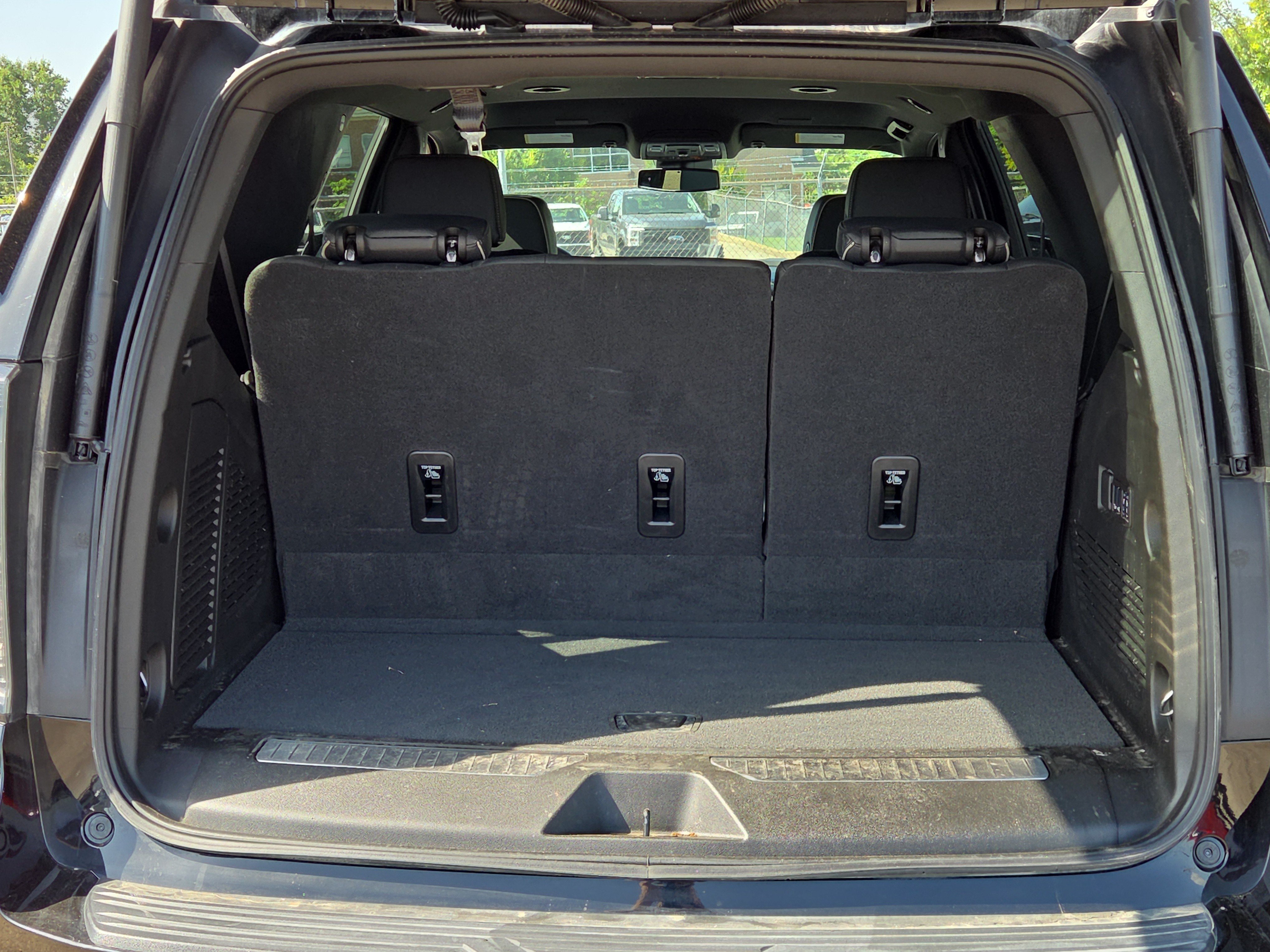 Used 2025 Chevrolet Tahoe Premier RWD image 15