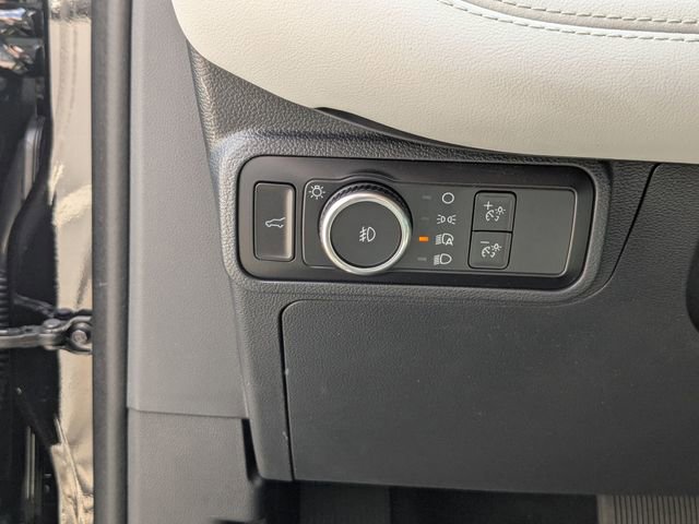 Certified 2025 Ford Explorer Platinum w/ Ultimate Package image 12