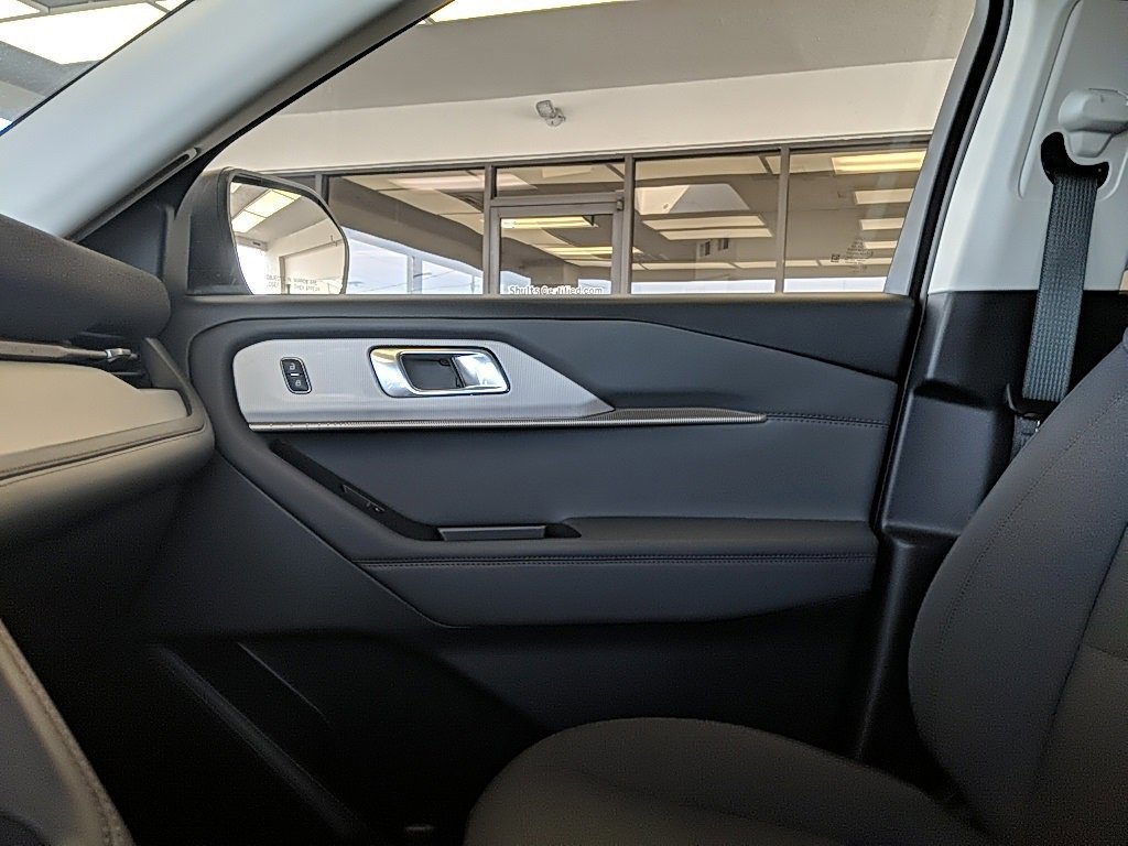 Certified 2025 Ford Explorer Active image 24