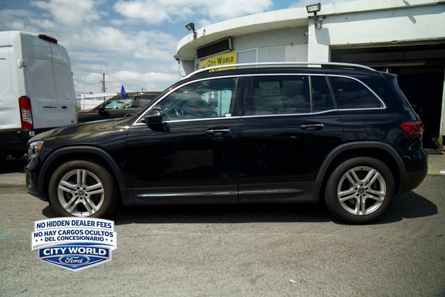 Used 2021 Mercedes-Benz GLB 250 4MATIC w/ Premium Package image 5