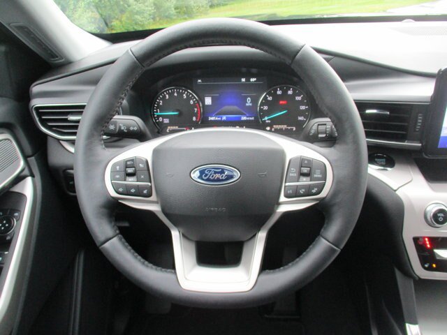 Certified 2023 Ford Explorer XLT w/ Equipment Group 202A AWD/4WD image 8