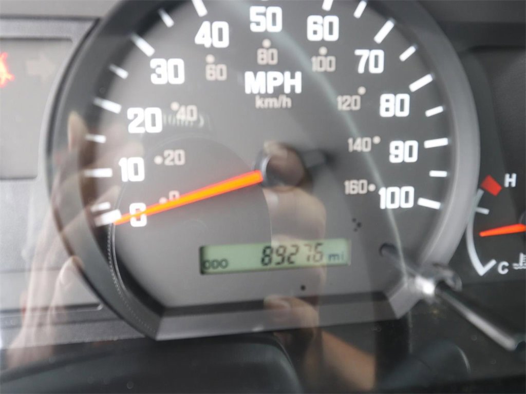 Used 2024 Isuzu NPR image 19