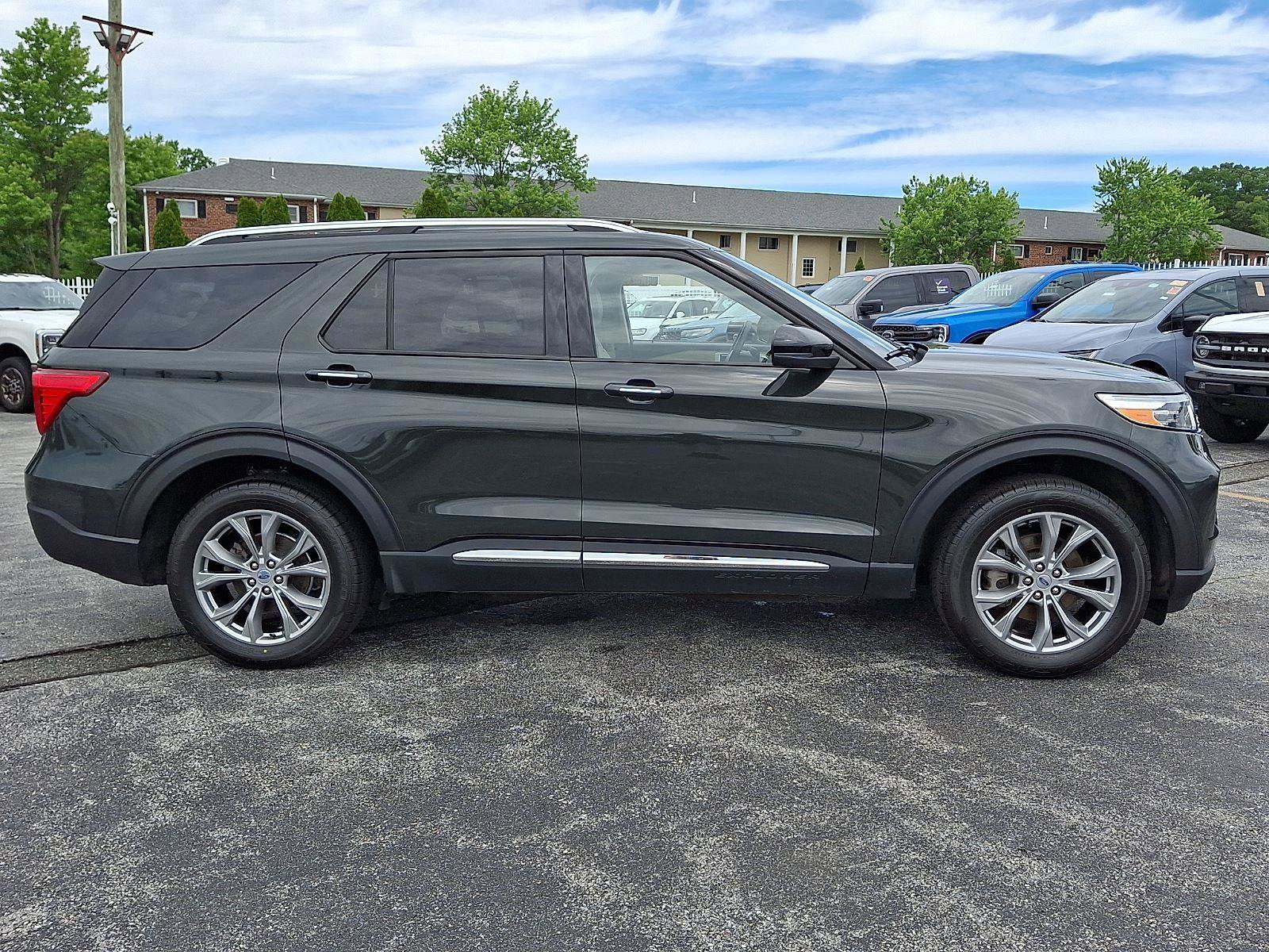 Certified 2023 Ford Explorer Limited w/ Limited Technology Package AWD/4WD image 7