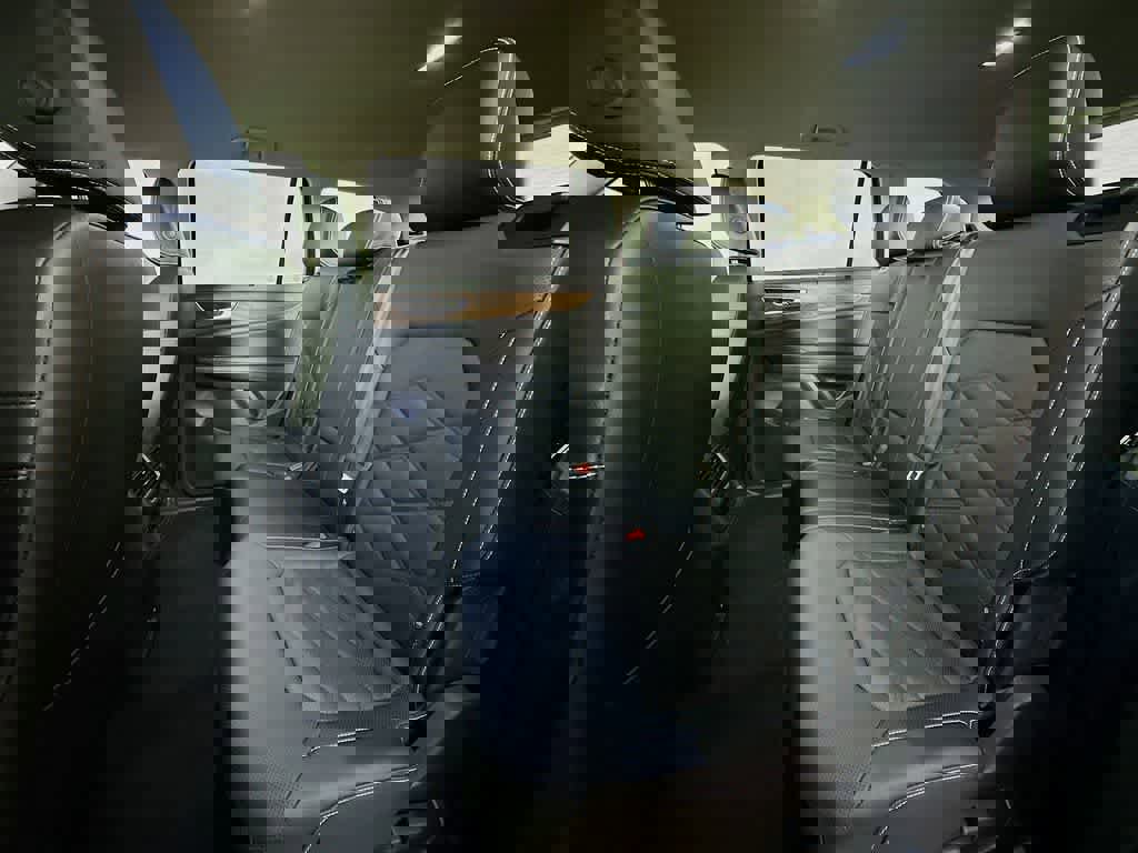 Used 2025 Volkswagen Atlas SE image 14