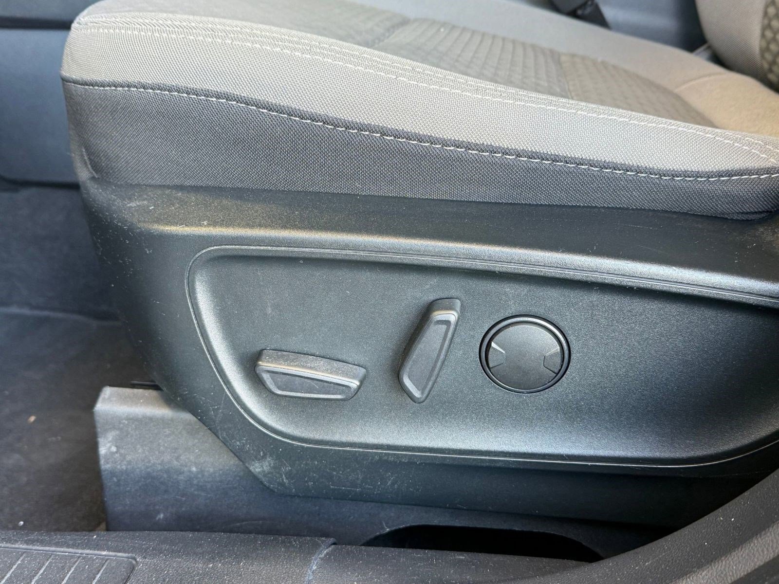 Certified 2020 Ford Escape SE image 13