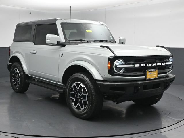 Certified 2023 Ford Bronco Outer Banks AWD/4WD image 1