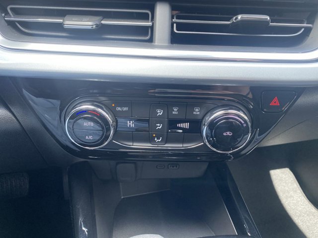 Used 2024 Chevrolet Trax LT FWD image 18