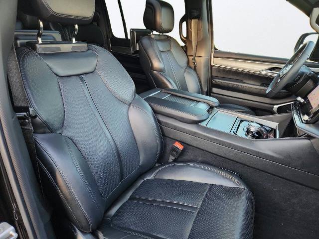 Used 2025 Jeep Wagoneer 4WD w/ Premium Group I image 31