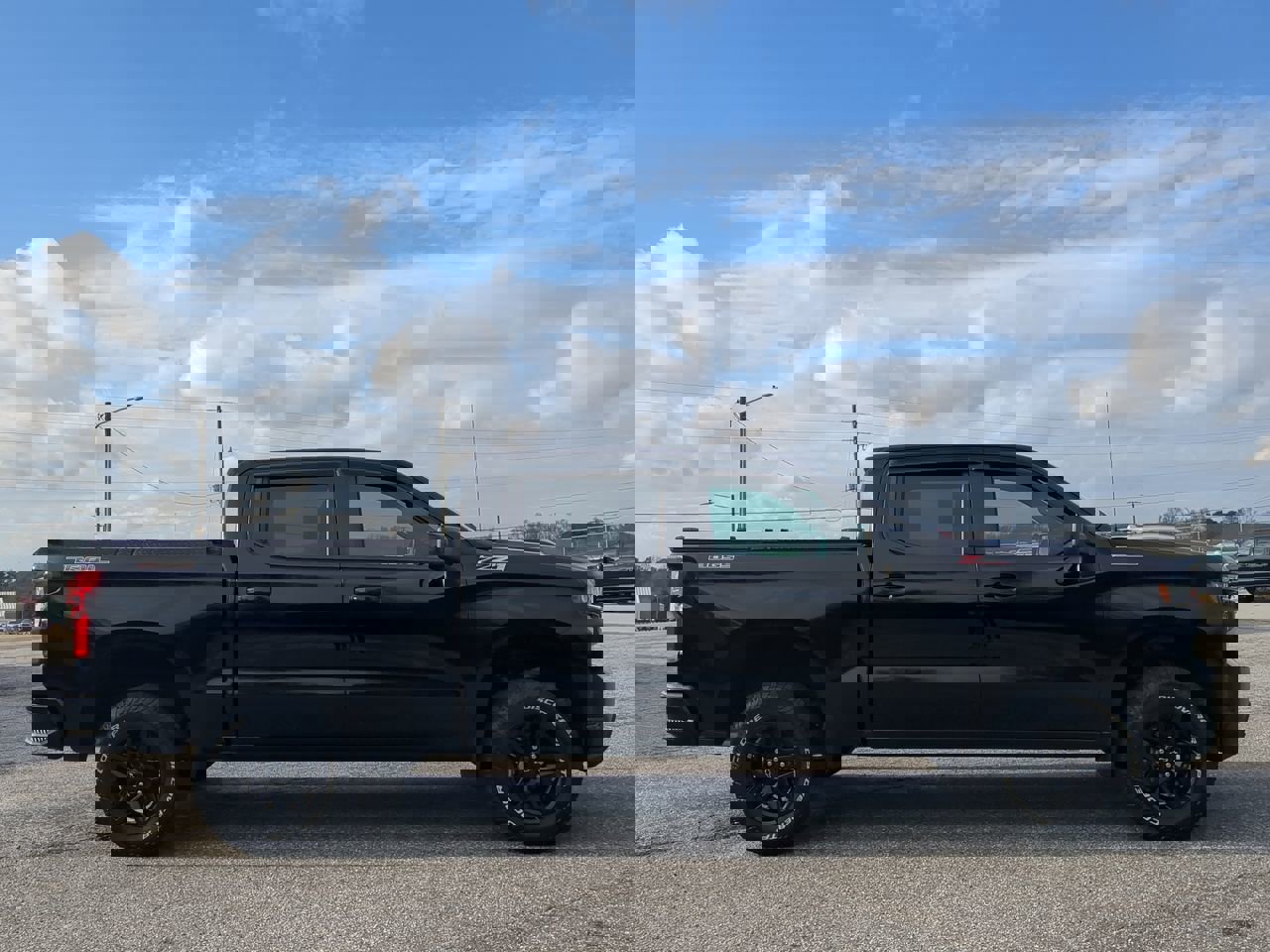 Used 2021 Chevrolet Silverado 1500 LT Trail Boss w/ Convenience Package II image 6