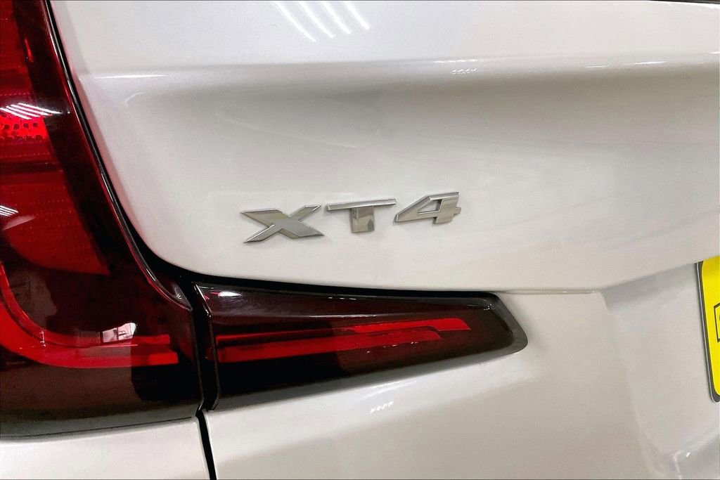 Used 2024 Cadillac XT4 Premium Luxury image 10