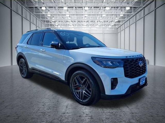 Certified 2025 Ford Explorer ST AWD/4WD image 5