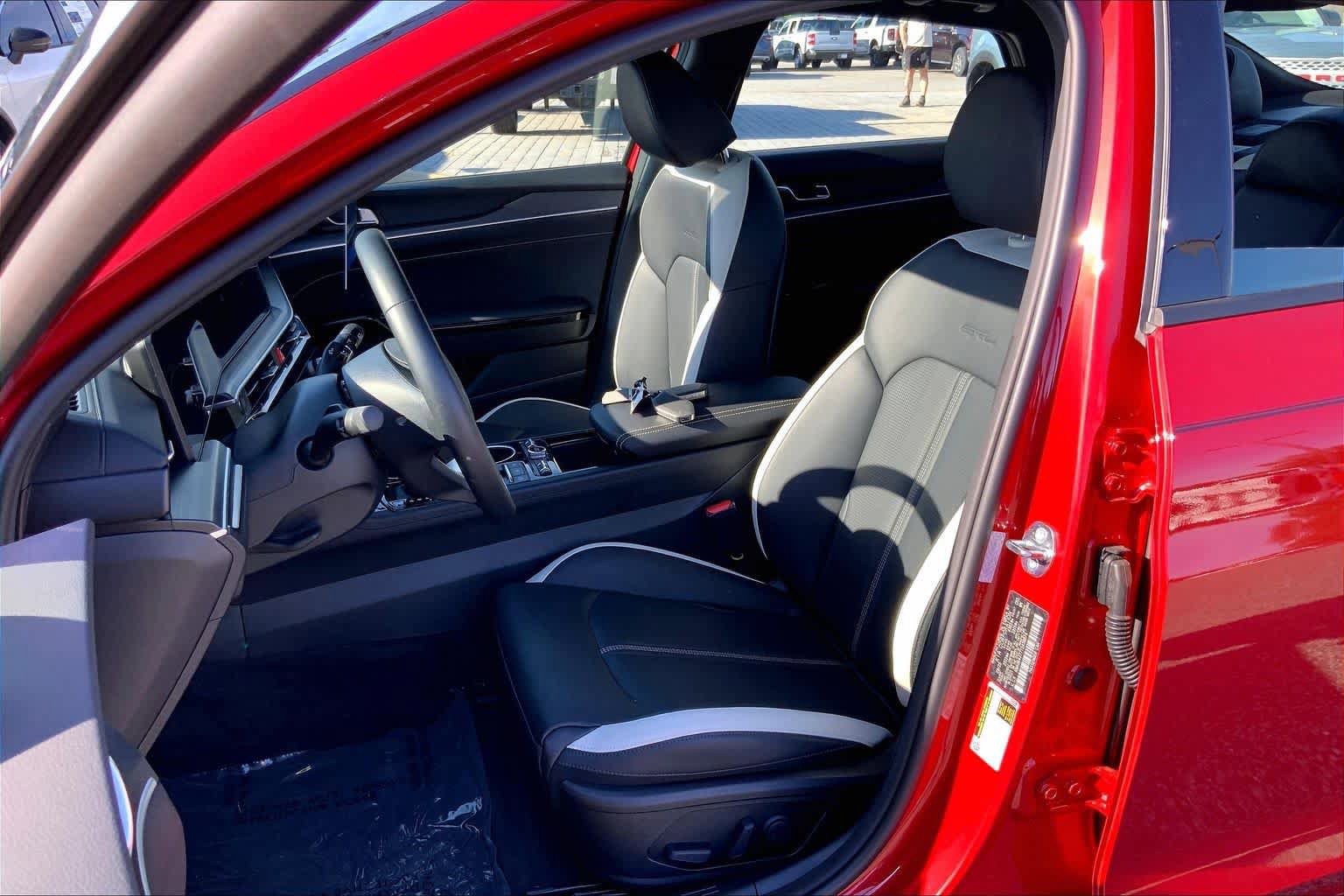 Used 2026 Kia K5 GT-Line w/ GT-Line Premium Package FWD image 8