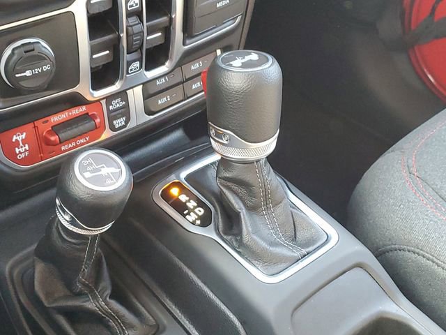 Used 2025 Jeep Wrangler Unlimited Rubicon w/ Convenience Group image 18