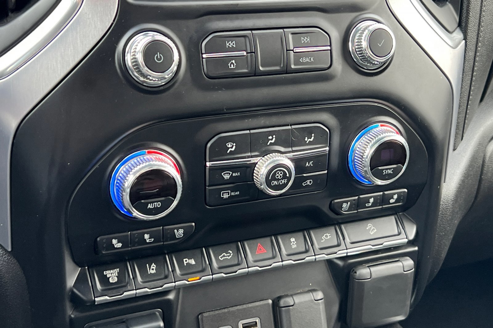 Used 2021 GMC Sierra 2500 SLT w/ SLT Preferred Package image 23