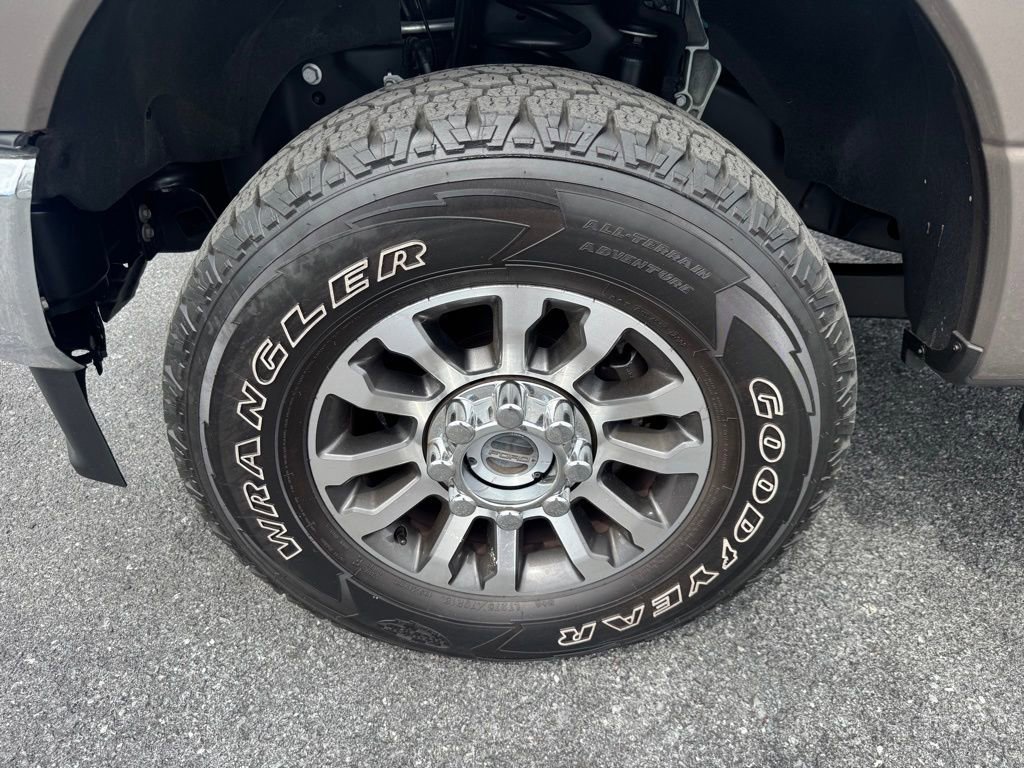 Certified 2022 Ford F350 Lariat w/ Lariat Ultimate Package AWD/4WD image 11