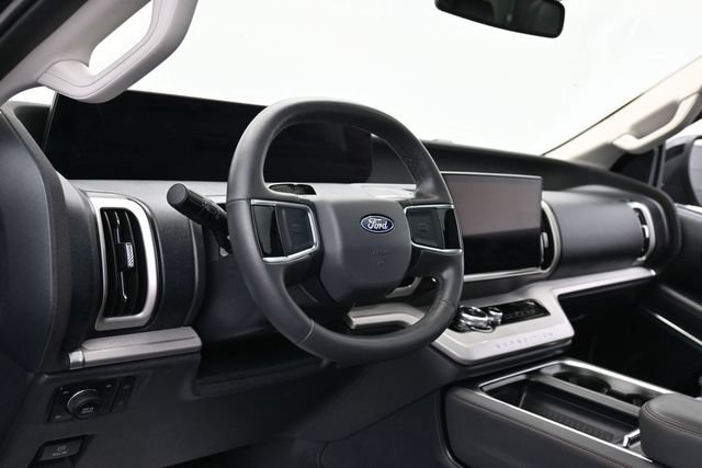 Certified 2025 Ford Expedition Active AWD/4WD image 16