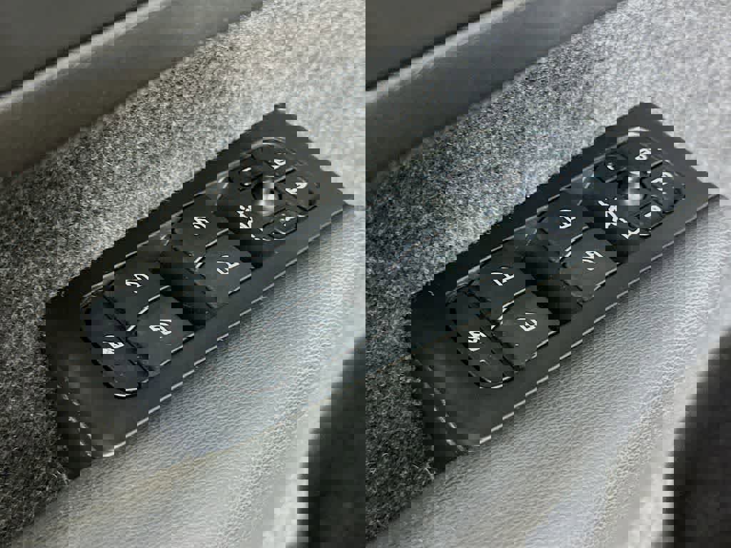 Used 2023 Volvo XC40 B5 Plus image 26