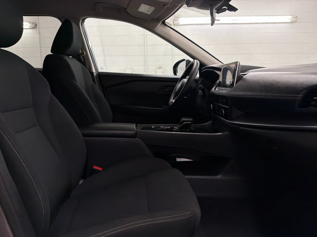Used 2024 Nissan Rogue S FWD image 28