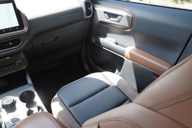 Certified 2025 Ford Bronco Sport Outer Banks w/ Outer Banks Tech Package+ AWD/4WD image 16