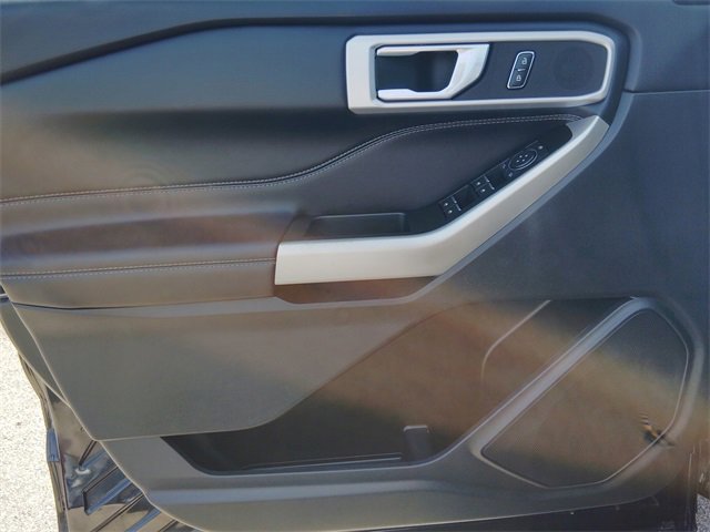 Certified 2022 Ford Explorer XLT w/ Equipment Group 202A image 10