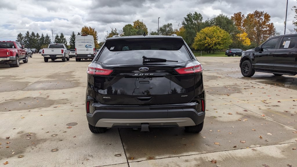 Certified 2022 Ford Edge SEL w/ Convenience Package AWD/4WD image 4