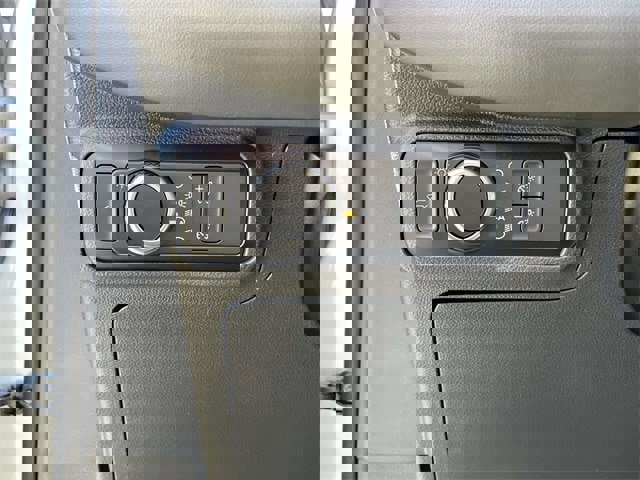 Certified 2025 Ford Explorer Active image 20