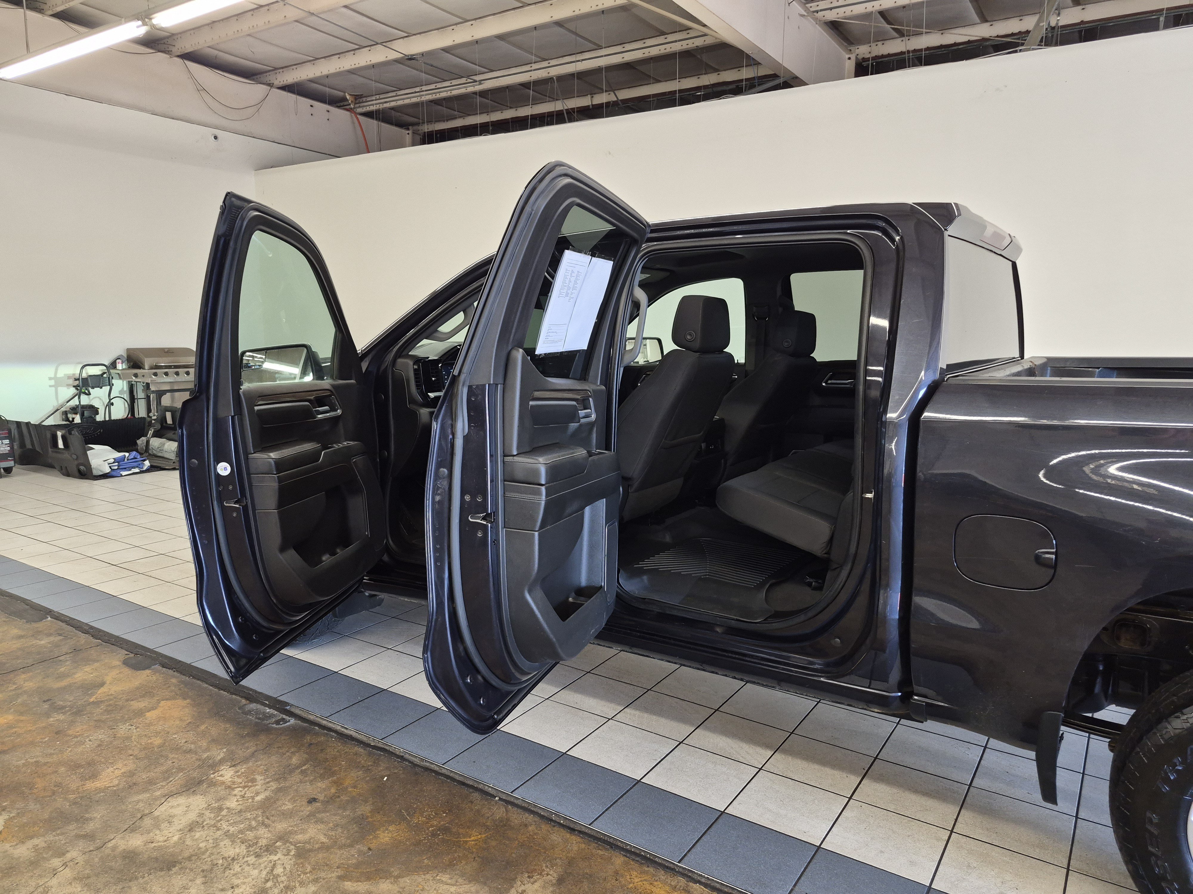 Used 2022 Chevrolet Silverado 1500 LT w/ LPO, Dark Essentials Package AWD/4WD image 16