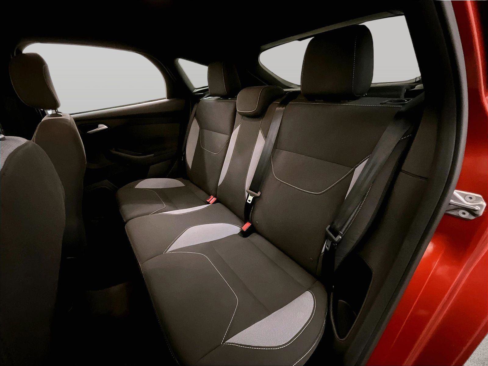 Certified 2018 Ford Focus ST FWD image 25
