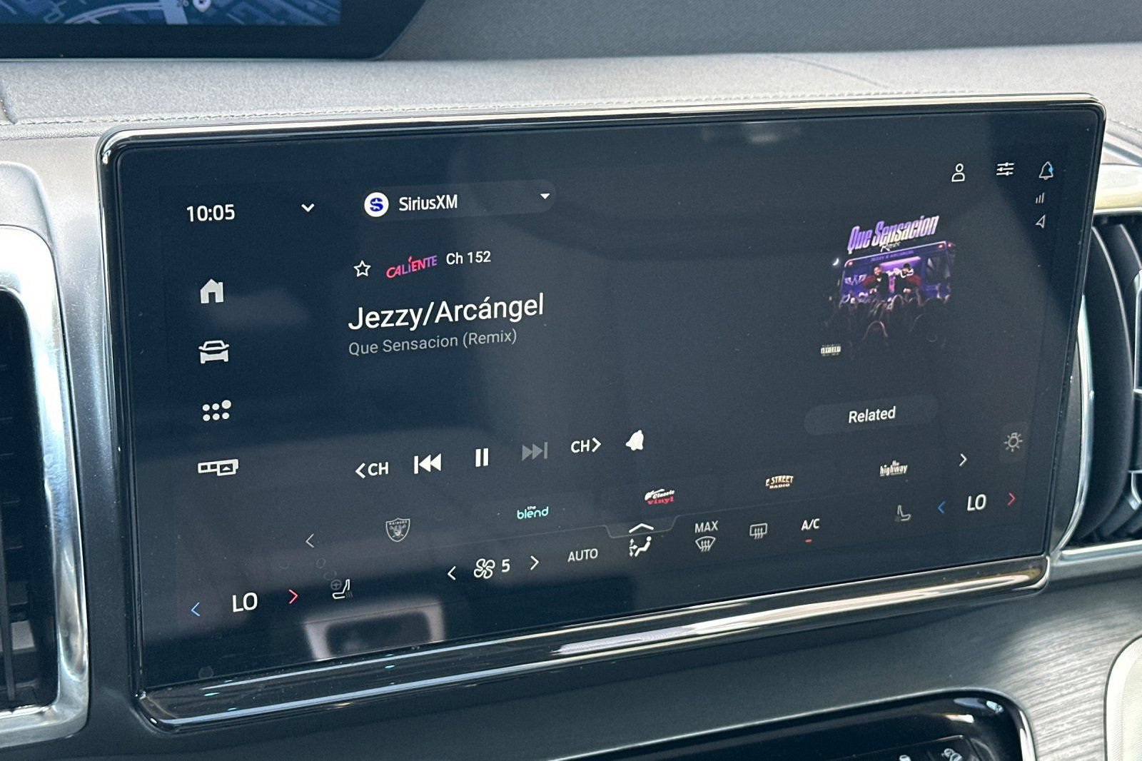 Certified 2025 Ford Expedition Platinum AWD/4WD image 18
