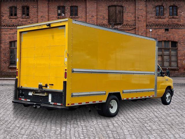Certified 2021 Ford E-350 and Econoline 350 Super Duty RWD image 4