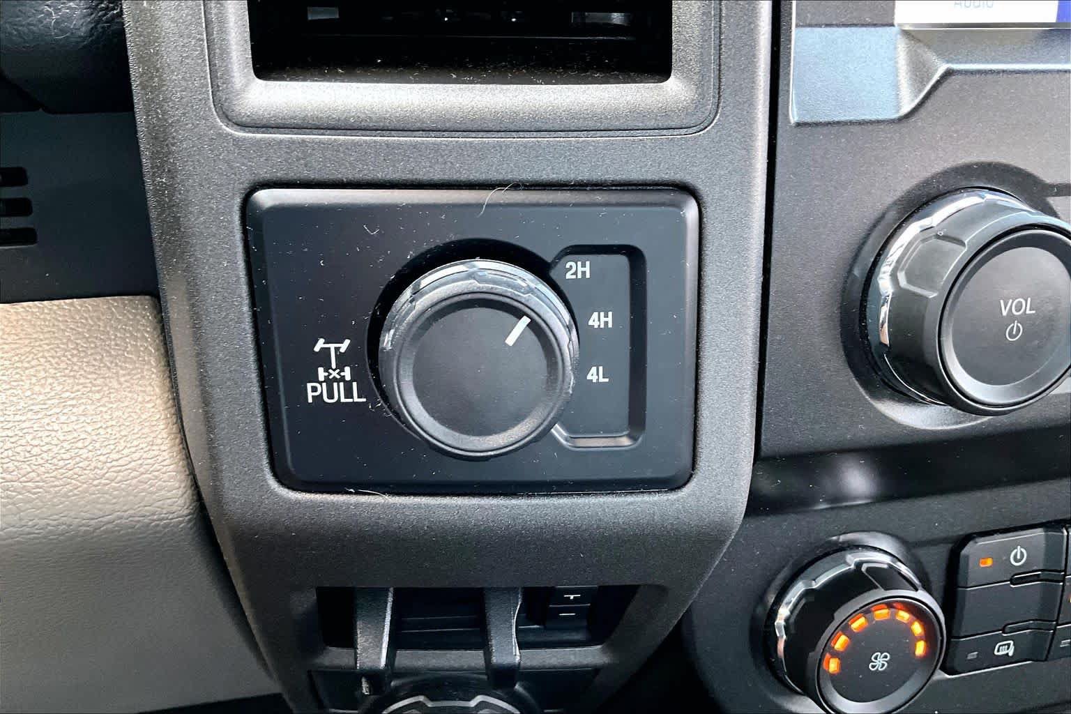 Certified 2022 Ford F250 4x4 Crew Cab Super Duty image 33