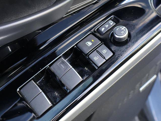 Used 2024 Subaru Solterra AWD/4WD image 12
