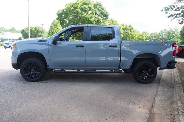 Used 2024 Chevrolet Silverado 1500 Custom Trail Boss w/ LPO, Dark Essentials Package AWD/4WD image 4