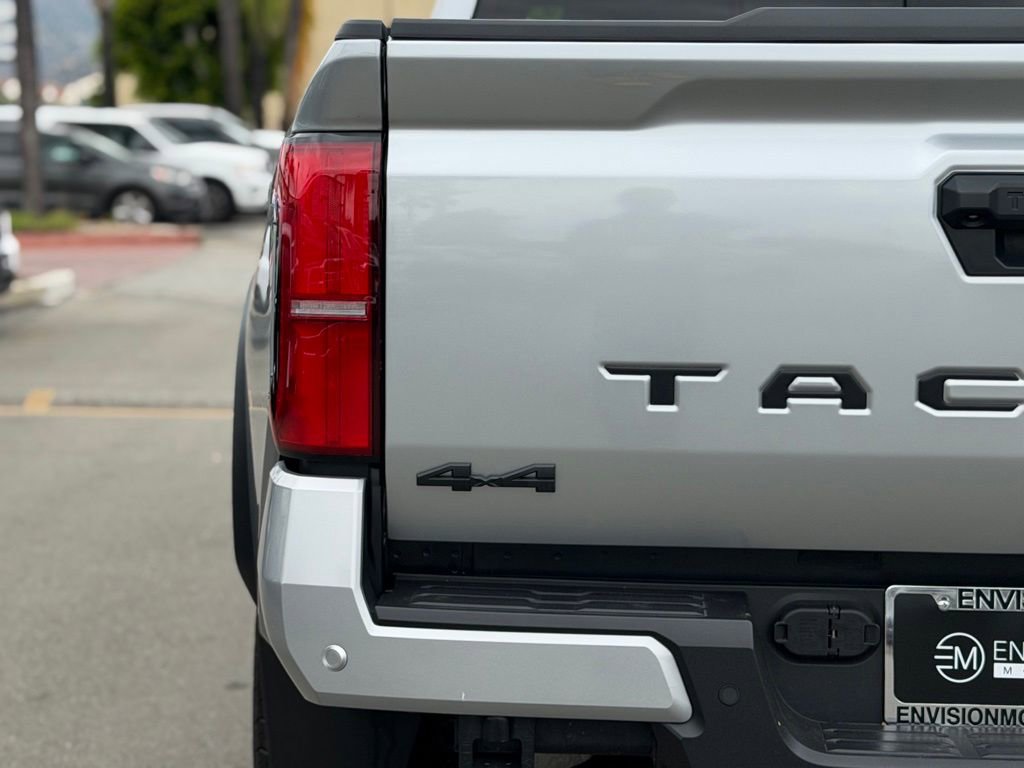 Used 2024 Toyota Tacoma TRD Off-Road w/ TRD Off Road Premium Package AWD/4WD image 13