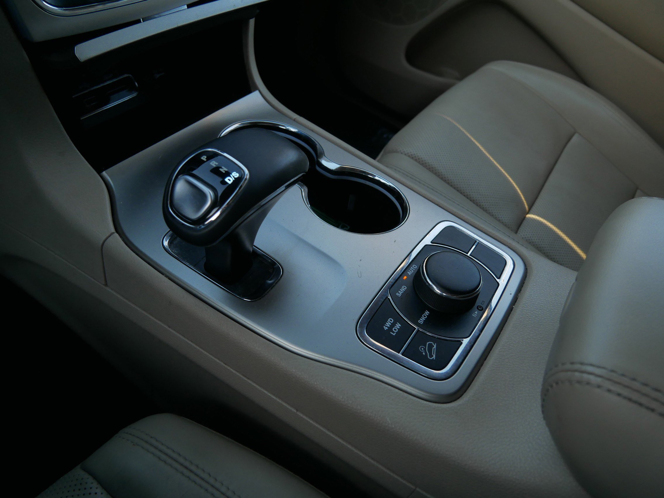 Used 2021 Jeep Renegade Latitude w/ Luxury Group I image 24