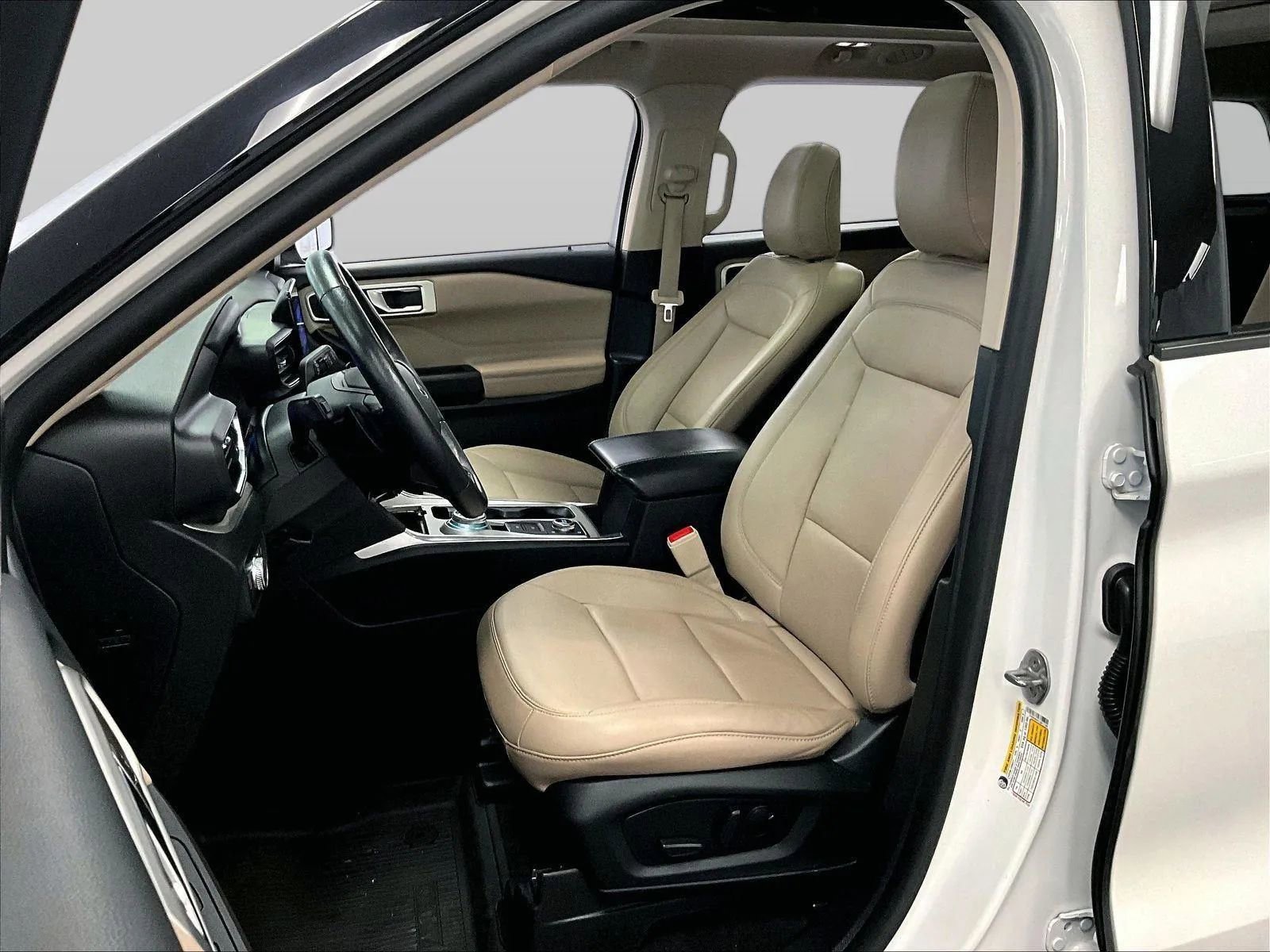 Certified 2020 Ford Explorer XLT w/ Equipment Group 202A image 24